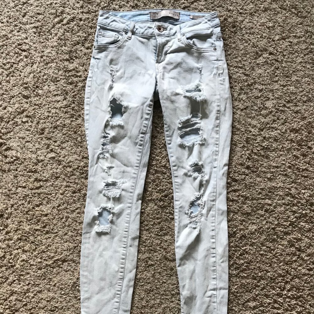 Guess ripped light washed skinny jeans size 25